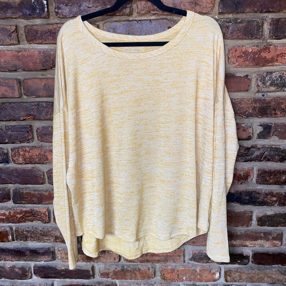 Time and Tru Yellow Static Lightweight Knit Top Women's Size XL